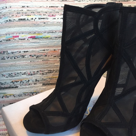 Jessica Simpson Caged Heel - Picture 3 of 8